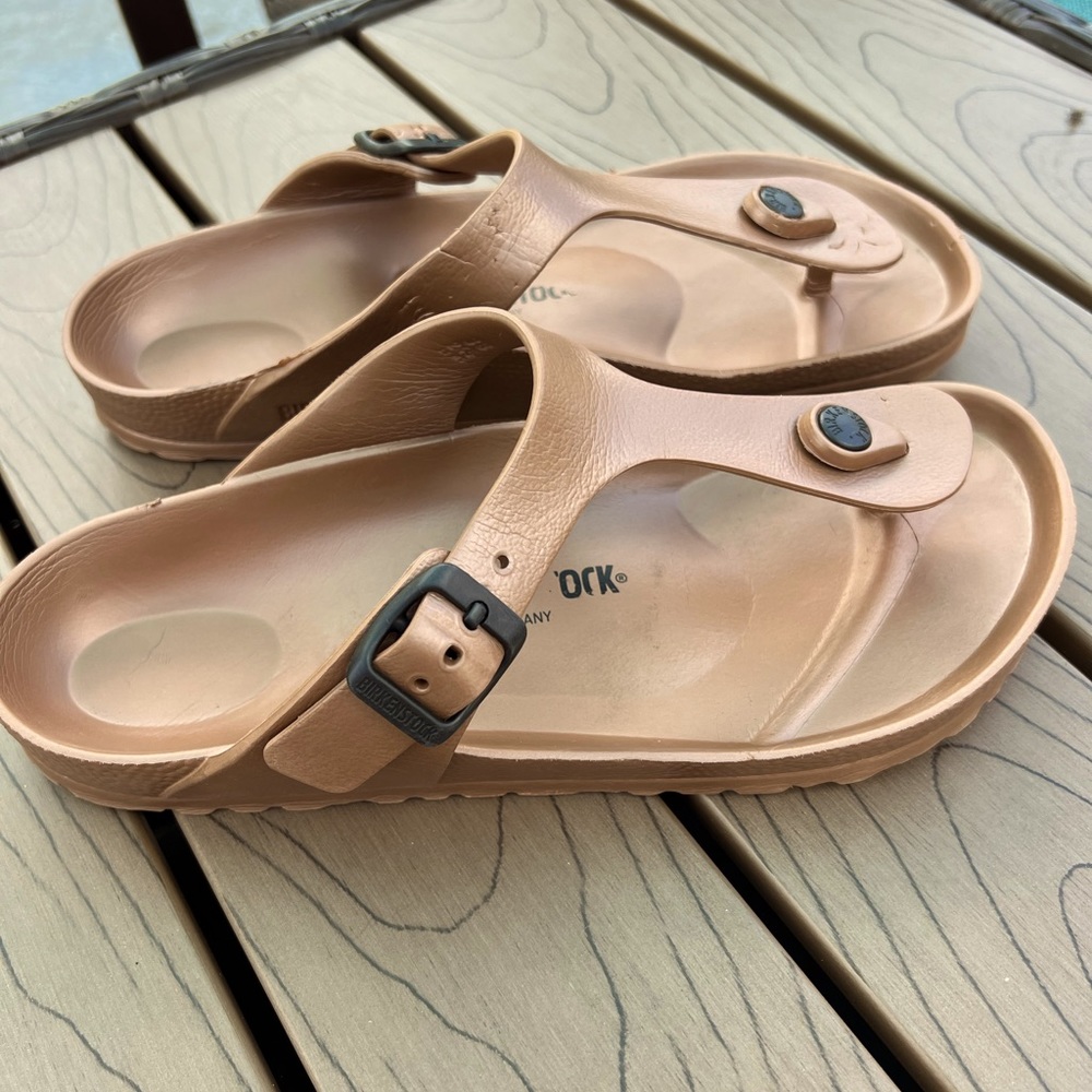 Birkenstock Gizeh Women’s Sz 38 or 7 Bronze Sandals